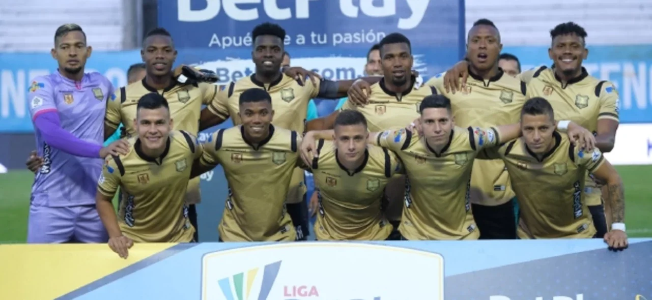 Así fue la primera opción de gol de Águilas Doradas ante Cali. / Foto: Vizzorimage.