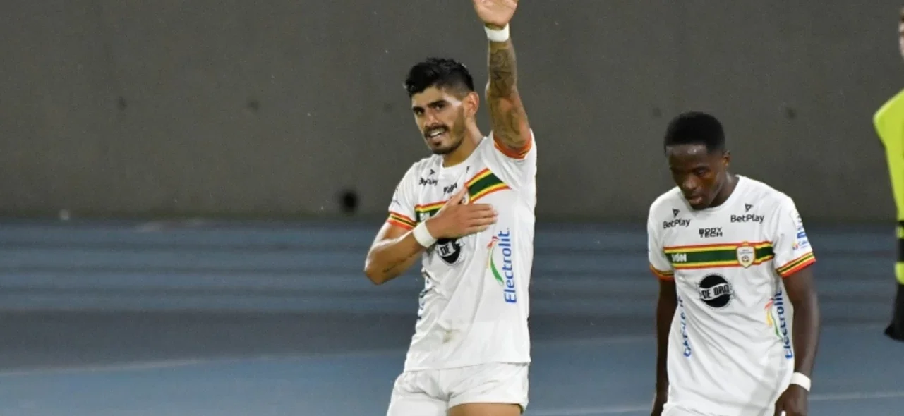 Santiago Gómez - Delantero de Real Cartagena - VizzorImage / Gabriel Aponte