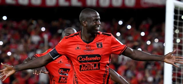 Adrián Ramos. Foto: VizzorImage / Nelson Rios