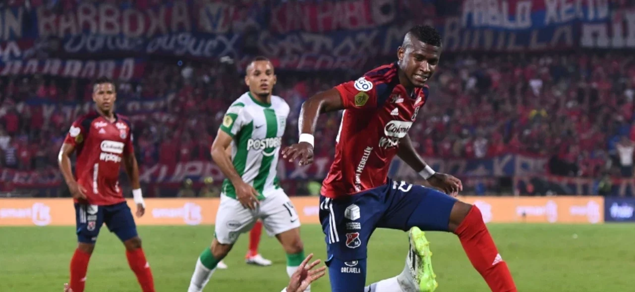 Medellín derrotó a Nacional. Foto: VizzorImage / Luis Benavides