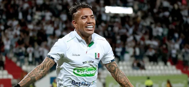 Dayro Moreno busca ser el goleador del FPC. / Foto: Vizzorimage.