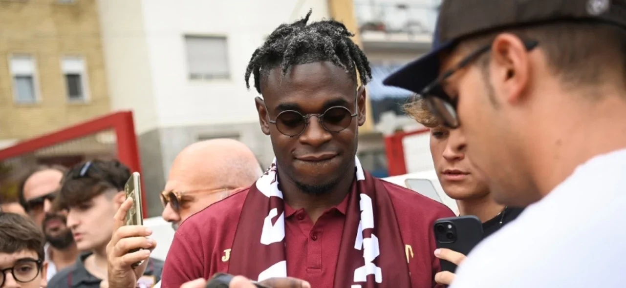 Duván Zapata en su llegada a Torino - Foto: @TorinoFC