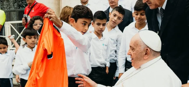 Papa Francisco. Foto: X/@EnvigadoFC