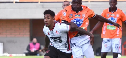 El VAR anuló un posible penal para la 'mechita' al 84' - VizzorImage / Luis Benavides