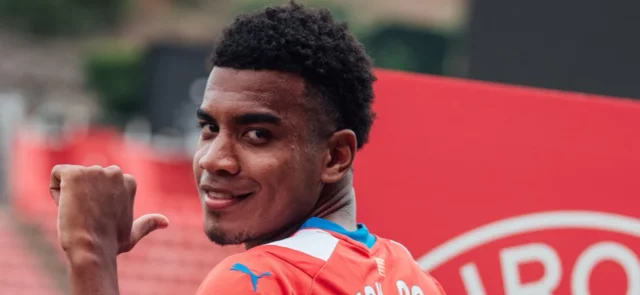 Jhon Solís fue presentado en Girona. / Foto: Twitter Girona.