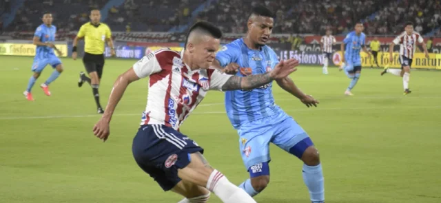 Junior busca quedarse con el clásico ante Unión. / Foto: Vizzorimage.