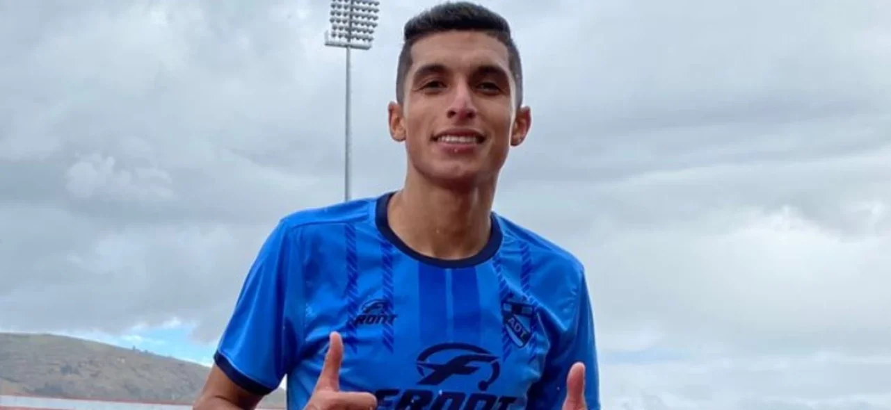 Kevin Serna - Futbolista de Tarma de Perú - Twitter: @adt_tarma