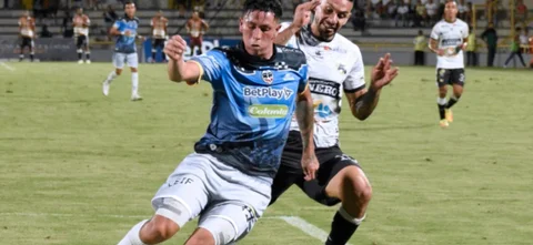 Camilo Linares fue el juez del encuentro - VizzorImage / David Murillo