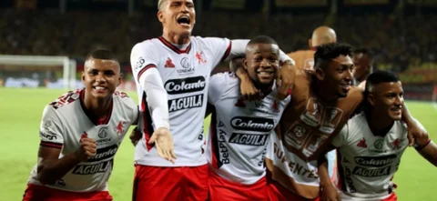 Quiñones, Ramos, Ibarbo y Barrios anotaron los goles del encuentro - VizzorImage / Pablo Bohorquez