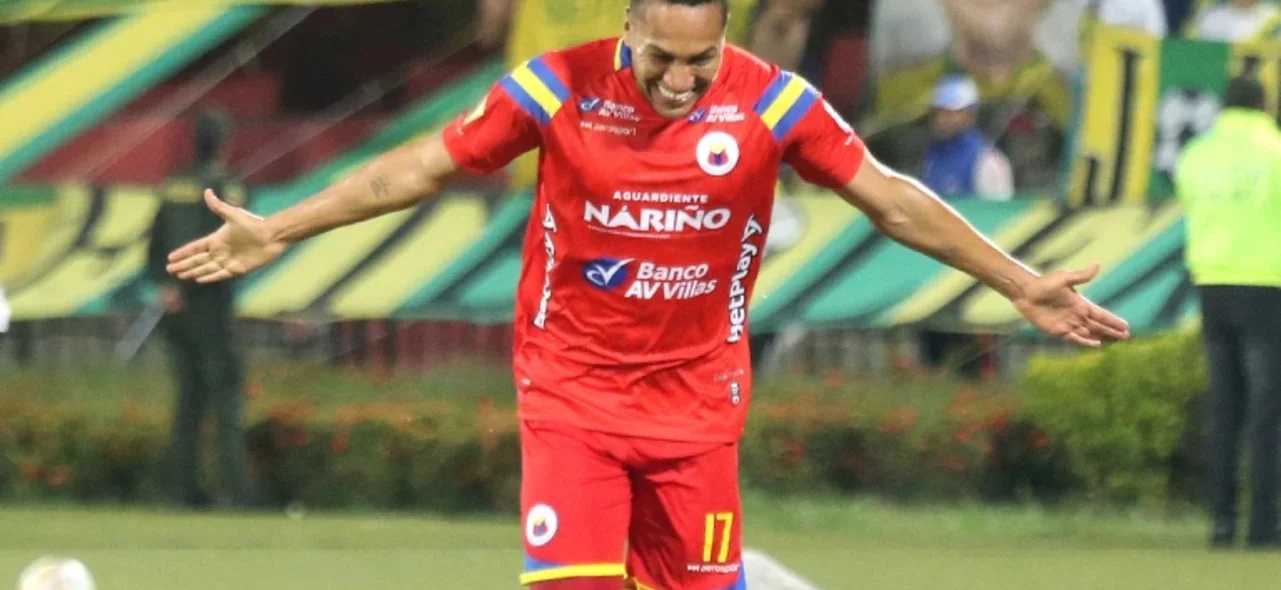 Francisco Rodríguez y Jesús Figuero vieron la tarjeta roja en la primera parte - VizzorImage / Jaime Moreno