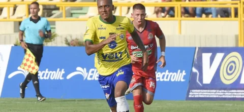 Empate entre Real Cartagena y Tigres - VizzorImage / Javier Garcia