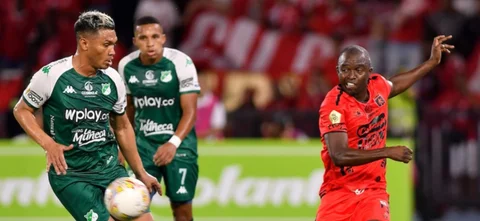 Teófilo Gutiérrez generó una discusión entre policías en el Pascual. / Foto: Vizzorimage.