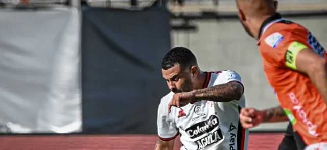 América se quedó esperando un penal que nunca llegó / Foto América