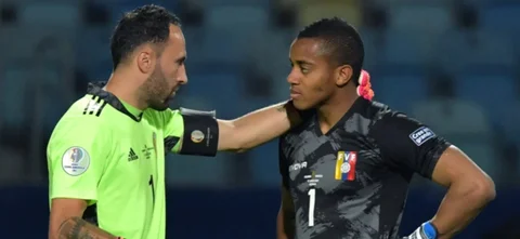 David Ospina y Wuilker Faríñez - AFP