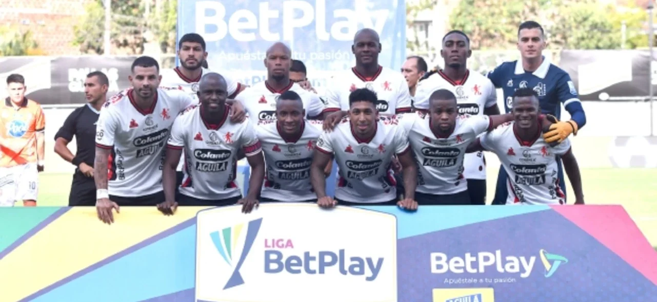 América de Cali ante Envigado. / Foto: Vizzorimage.