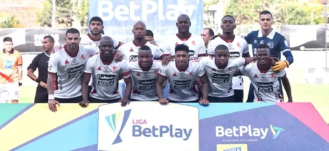 América de Cali ante Envigado. / Foto: Vizzorimage.