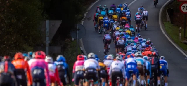 Etapa de montaña en La Vuelta a España - AFP