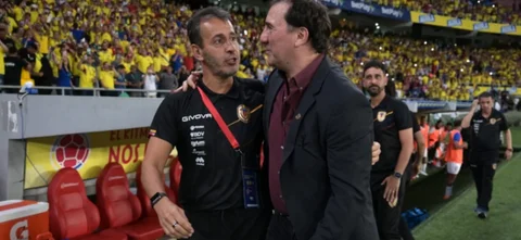 Fernando Batista y Néstor Lorenzo - Entrenadores de fútbol - AFP