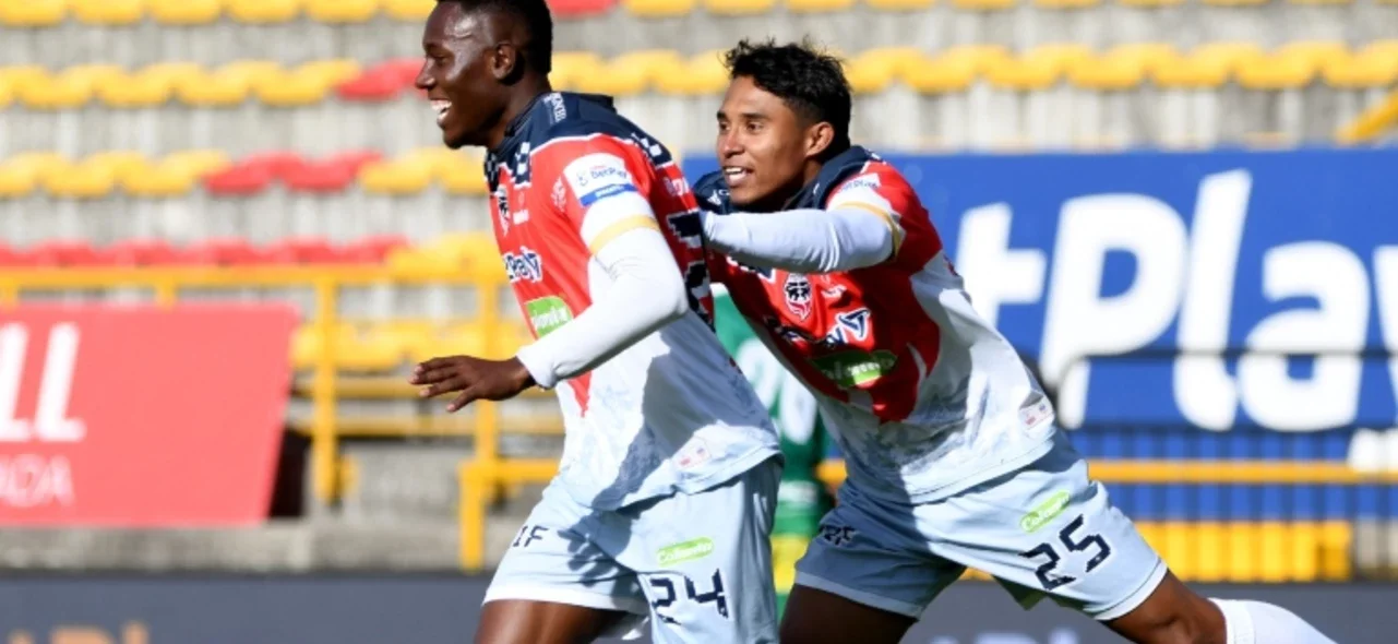 Triunfo de Fortaleza 2-0 sobre Cortuluá - VizzorImage / Felipe Caicedo