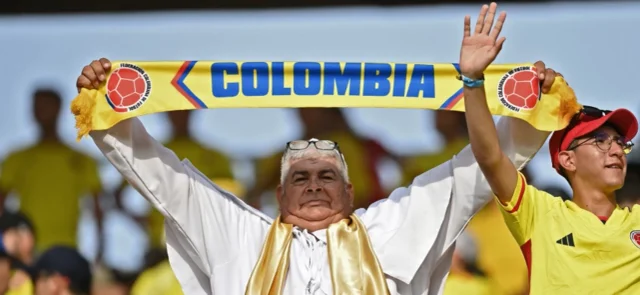 Hinchada de Colombia en el estadio Metropolitano de Barranquilla - AFP