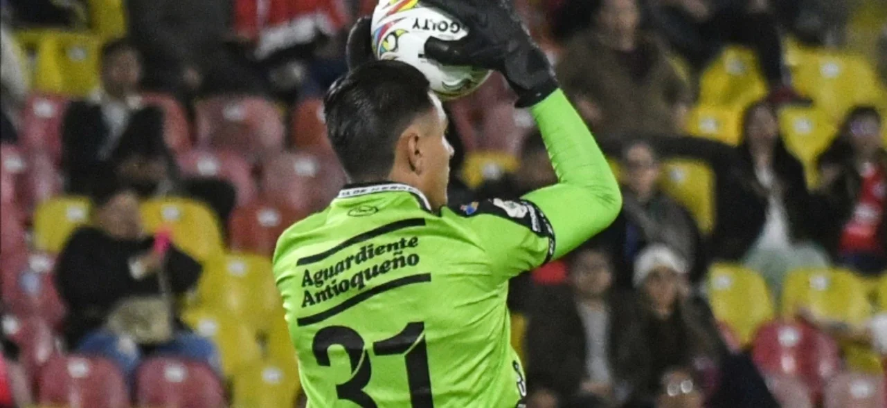 Joan Felipe Parra - Arquero de Envigado - VizzorImage / Luis Ramirez