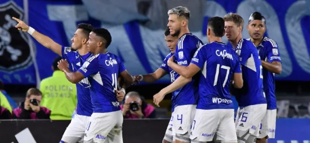 Dos pilares de Millonarios están listos para su renovación | Foto: VizzorImage / Gabriel Aponte