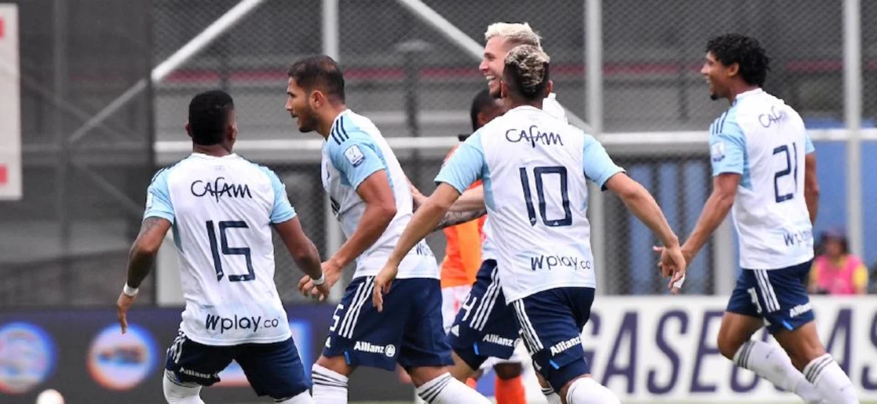 Millonarios le remontó a Envigado | Foto: VizzorImage / Luis Benavides