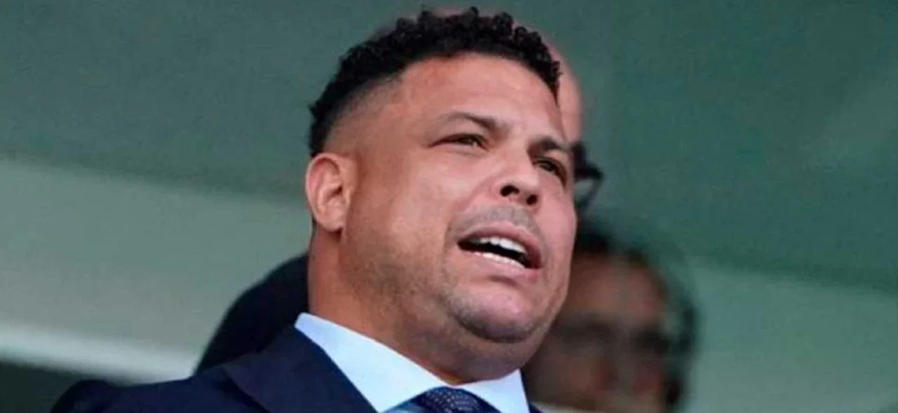 Polémico once de Ronaldo Nazario / AFP