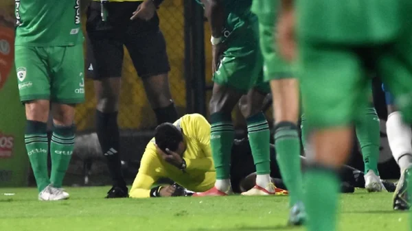 ¡Sanción! Junior, con multas por disturbios de hinchas en Bogotá
