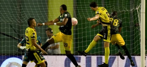 Alianza Petrolera vs. Bucaramanga - Foto - VizzorImage - José D. Martinez