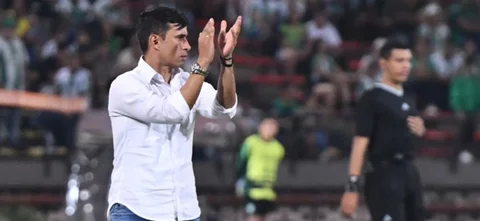 Jhon Bodmer técnico de Nacional - VizzorImage / Luis Benavides