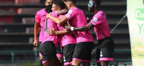 Leones descontó al minuto 73' con Rionner Fruto - VizzorImage / Daniel Gallo