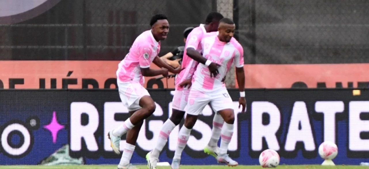 Triunfo de Envigado 3-0 sobre Cali - VizzorImage / Luis Benavides