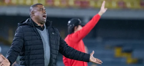 Huberth Bodhert técnico de Santa Fe - VizzorImage / Leonardo Castañeda