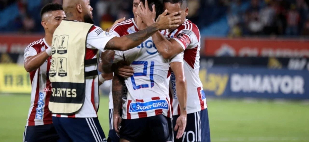 Junior sueña con los cuadrangulares finales - VizzorImage / Jairo Cassiani