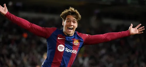 Un debutante de 17 años le dio vida a Barcelona / AFP