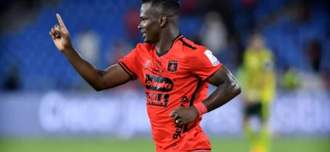 Quintero conviritió su primer gol en liga - VizzorImage / Nelson Rios