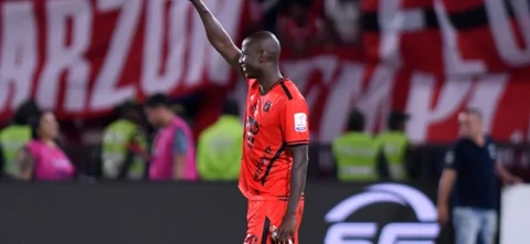 Adrián Ramos le dio la victoria a los 'diablos rojos' - VizzorImage / Gabriel Aponte