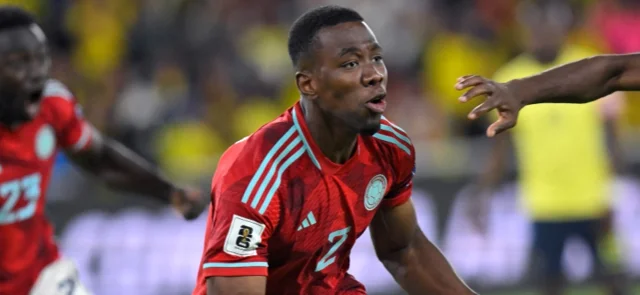 Carlos Cuesta - Defensor central de Colombia vs. Ecuador - AFP