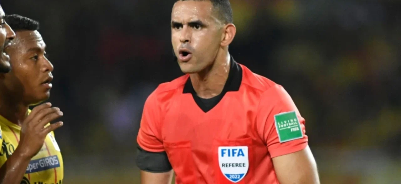 Carlos Ortega - Árbitro del colegio de Bolívar - VizzorImage / Ricardo Vejarano