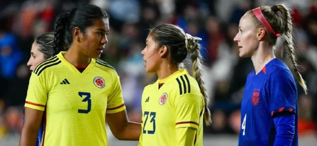 Daniela Arias y Elexa Bahr (Colombia Femenina) en el duelo ante Estados Unidos - X: @AmericaCaliFem