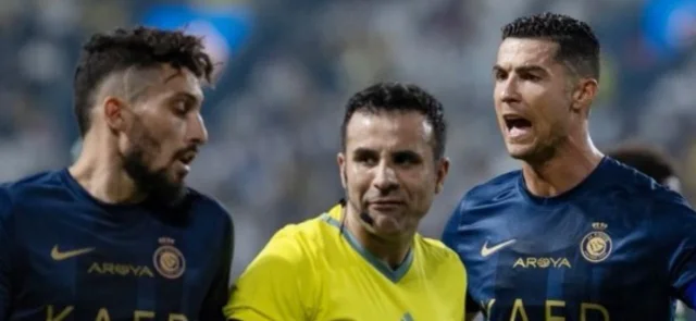 Cristiano Ronaldo, protagonista por discordia con un árbitro / AFP