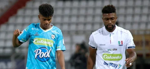 Darwin Andrade (Jaguares) y Juan Cuesta (Once Caldas) - VizzorImage / John Jairo Bonilla