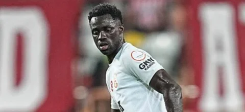 Davinson Sánchez - Defensor de Galatasaray - X: @GalatasaraySK