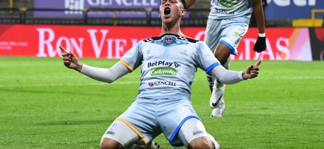 Fortaleza sueña con el ascenso - VizzorImage / Felipe Caicedo