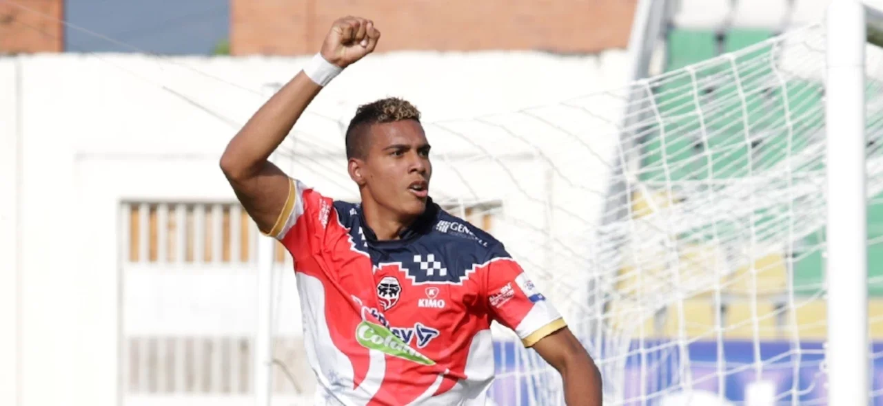 Fortaleza ganó ante Leones y lidera el grupo A. / Foto: Vizzorimage.