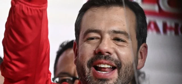 Carlos Fernando Galán, ¿de qué hincha del FPC es?. / Foto: AFP.