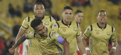 Wilson Morelo selló la goleada 0-5 de Águilas Doradas sobre Santa Fe - VizzorImage / Luis Ramirez
