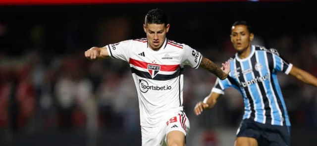 James Rodríguez en la arenga de Rafinha para triunfo de Sao Paulo. / Foto: X jamesdrodriguez.