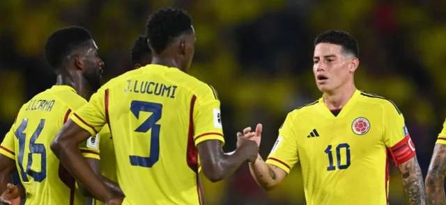 Teo, firme con James / AFP